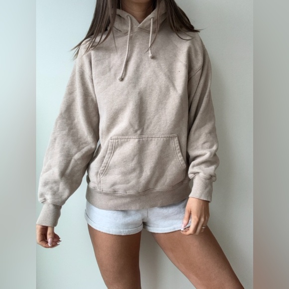 TNA Tops - ✨TNA Aritzia cozy fleece boyfriend hoodie - XS